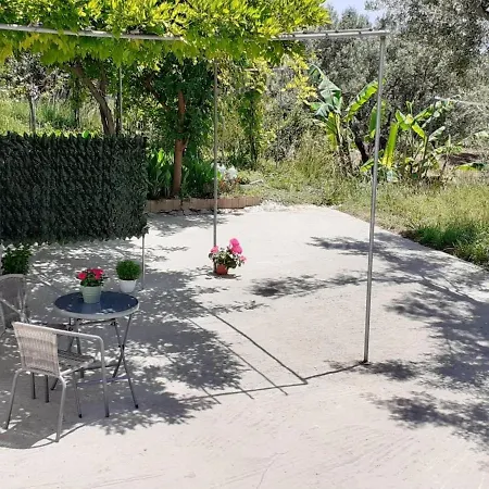 Apartman Daphnes Radzaklí