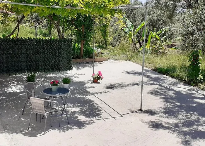 アパート Daphnes Ratzaklíon